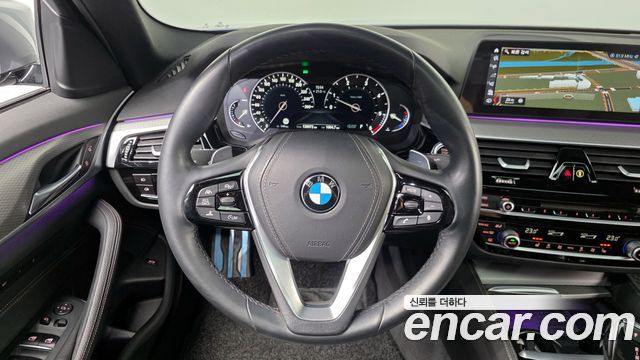 BMW 5-Series 2018 — photo 20