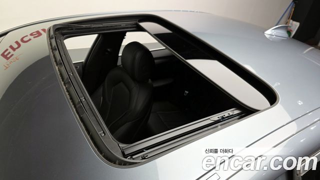 BMW 5-Series 2018 — photo 22