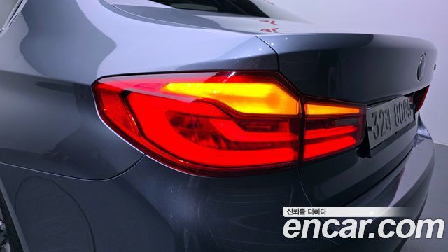 BMW 5-Series 2018 — photo 9