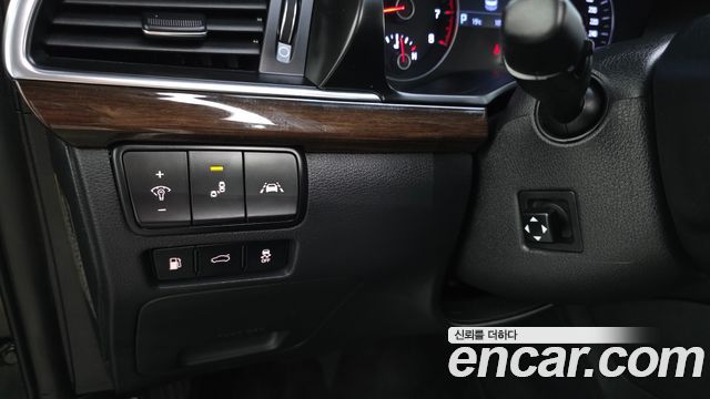 Kia K7 2019 — photo 16
