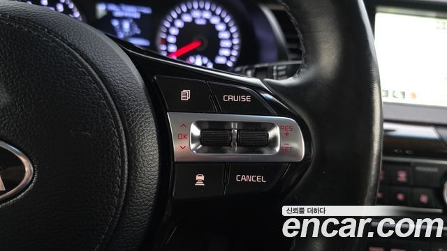 Kia K7 2019 — photo 17