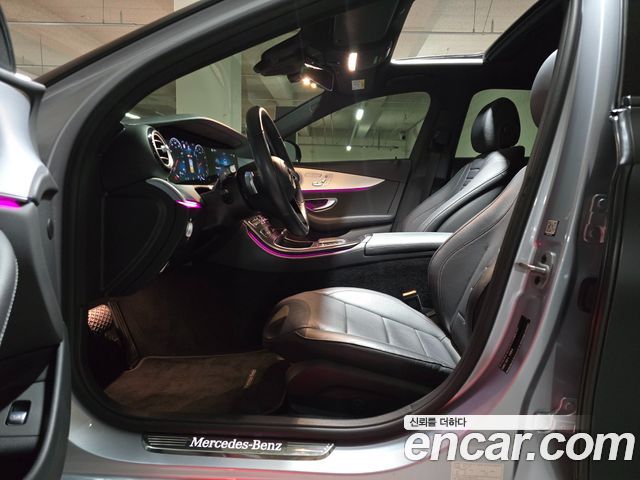Mercedes-Benz E-Class 2021 — photo 9