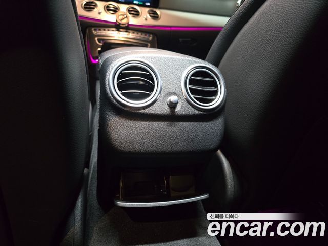 Mercedes-Benz E-Class 2021 — photo 10