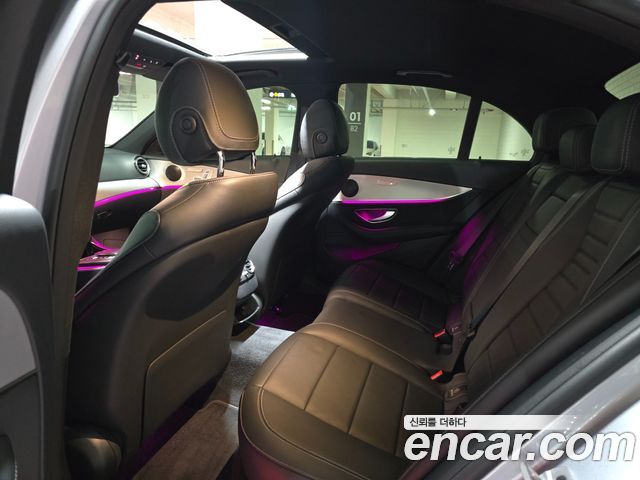 Mercedes-Benz E-Class 2021 — photo 13