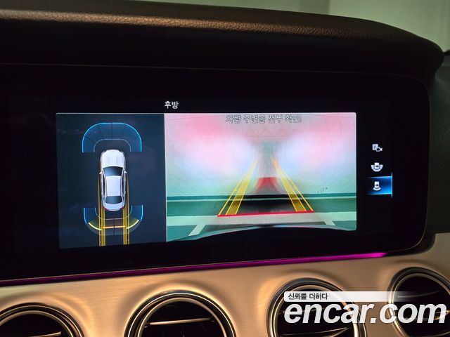 Mercedes-Benz E-Class 2021 — photo 19