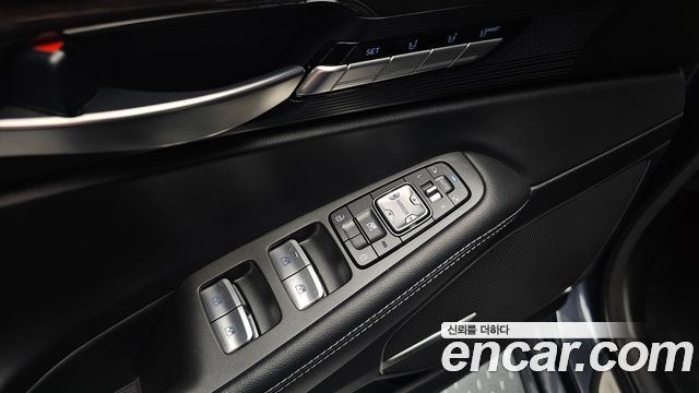 Genesis EQ900 2016 — photo 23