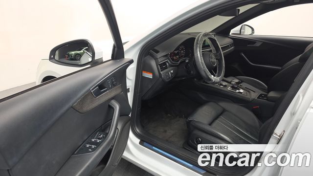 Audi A4 2019 — photo 13