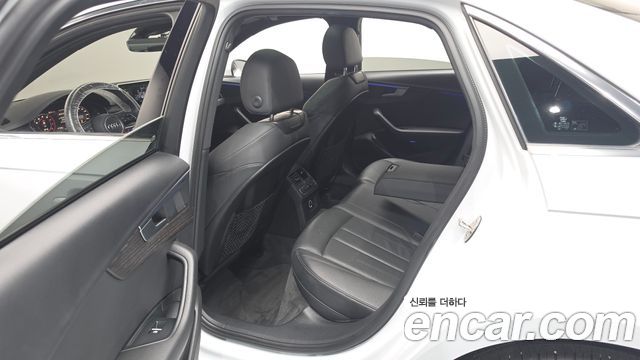 Audi A4 2019 — photo 18