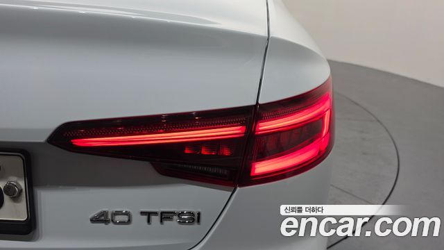 Audi A4 2019 — photo 9
