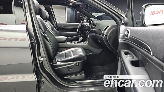 Jeep Cherokee 2021 — photo 13