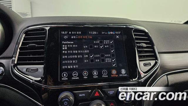 Jeep Cherokee 2021 — photo 18