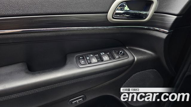 Jeep Cherokee 2021 — photo 23