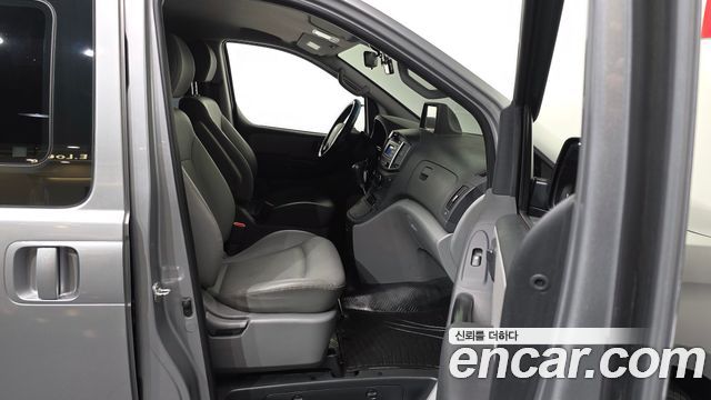 Hyundai Starex 2019 — photo 11