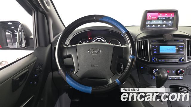 Hyundai Starex 2019 — photo 13