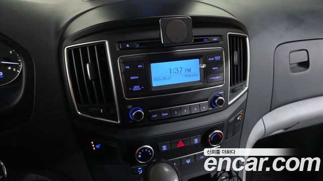 Hyundai Starex 2019 — photo 16