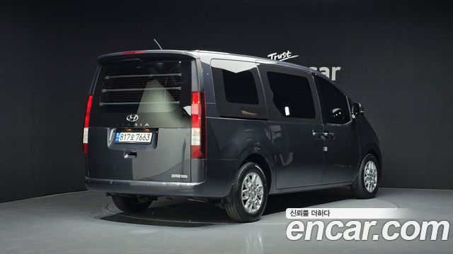 Hyundai Staria 2022 — photo 2