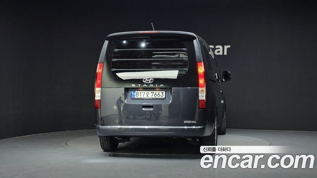 Hyundai Staria 2022 — photo 4