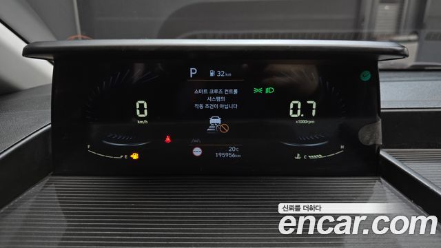 Hyundai Staria 2022 — photo 8