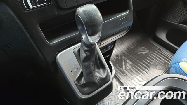 Hyundai Staria 2022 — photo 9