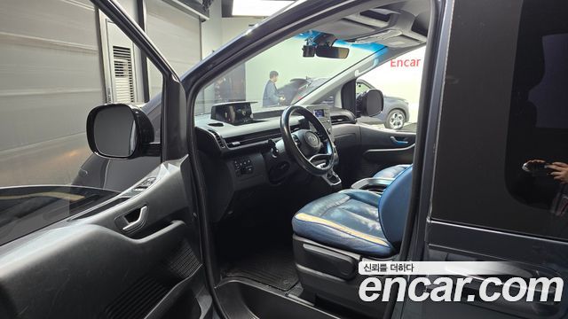 Hyundai Staria 2022 — photo 10