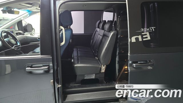 Hyundai Staria 2022 — photo 11