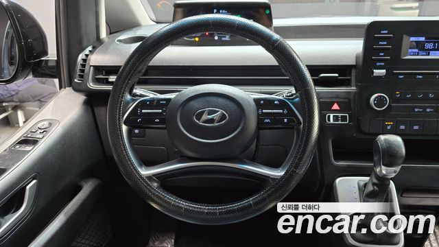 Hyundai Staria 2022 — photo 13