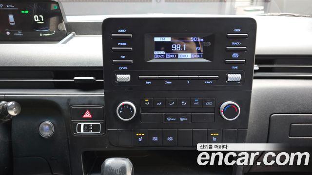 Hyundai Staria 2022 — photo 17