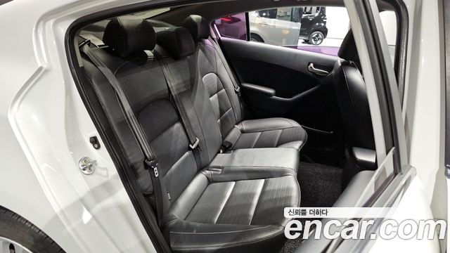 Kia K3 2017 — photo 11