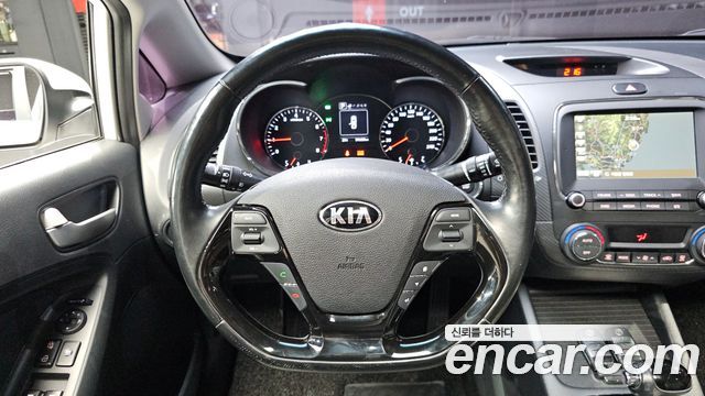Kia K3 2017 — photo 13