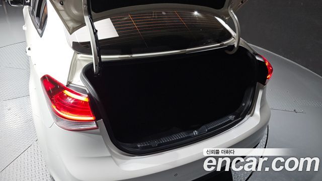 Kia K3 2017 — photo 20