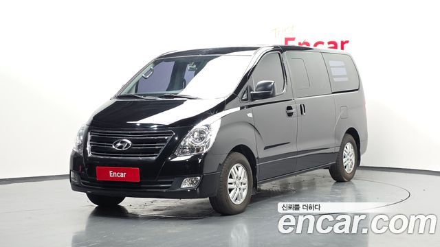 Hyundai Starex 2017 — photo 1