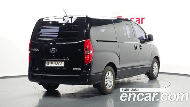 Hyundai Starex 2017 — photo 2