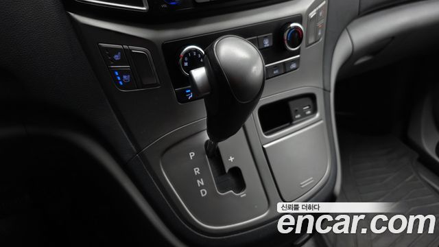 Hyundai Starex 2017 — photo 9