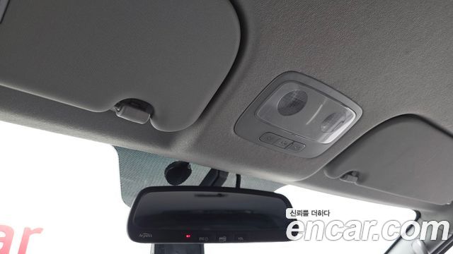 Hyundai Starex 2017 — photo 19