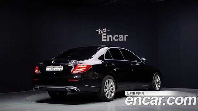 Mercedes-Benz E-Class 2020 — photo 2