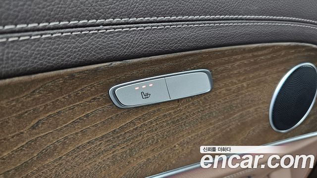 Mercedes-Benz E-Class 2020 — photo 25