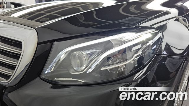 Mercedes-Benz E-Class 2020 — photo 8