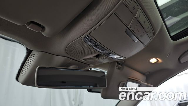 Mercedes-Benz E-Class 2020 — photo 16
