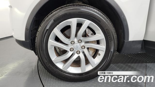 Land Rover Discovery 2019 — photo 5
