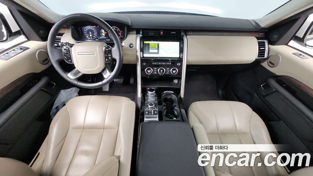 Land Rover Discovery 2019 — photo 10