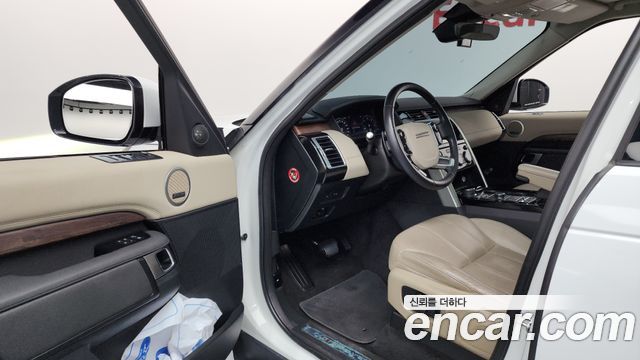 Land Rover Discovery 2019 — photo 13
