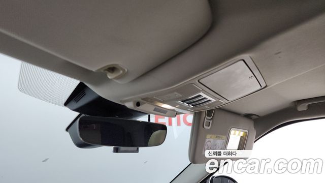 Land Rover Discovery 2019 — photo 24