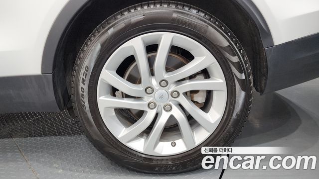 Land Rover Discovery 2019 — photo 7