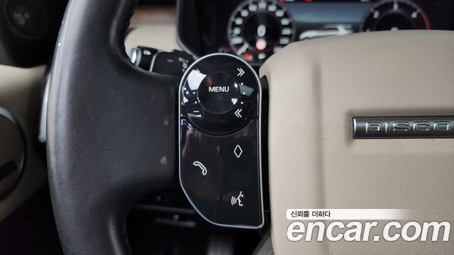 Land Rover Discovery 2019 — photo 28