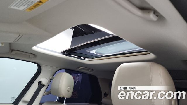 Land Rover Discovery 2019 — photo 29