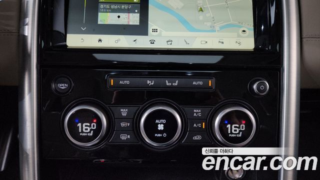 Land Rover Discovery 2019 — photo 37