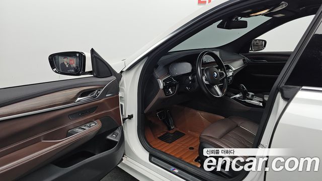 BMW Gran Turismo 2020 — photo 13