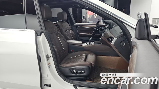 BMW Gran Turismo 2020 — photo 16