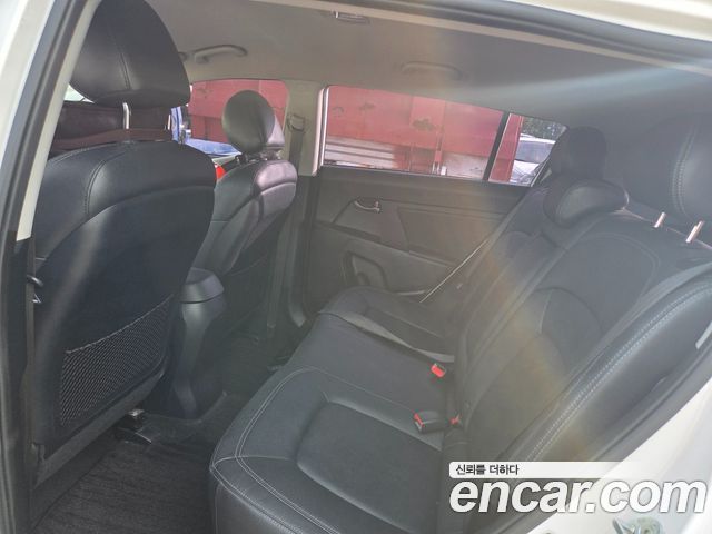 Kia Sportage 2011 — photo 8