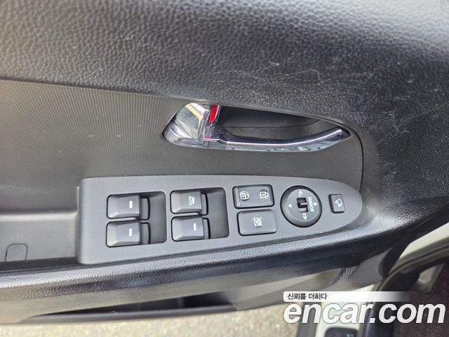 Kia Sportage 2011 — photo 10